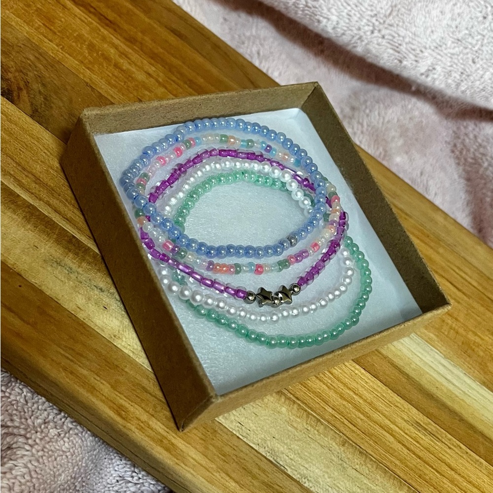 Pastel stretch bracelets 🌸 - Picture 2 of 2